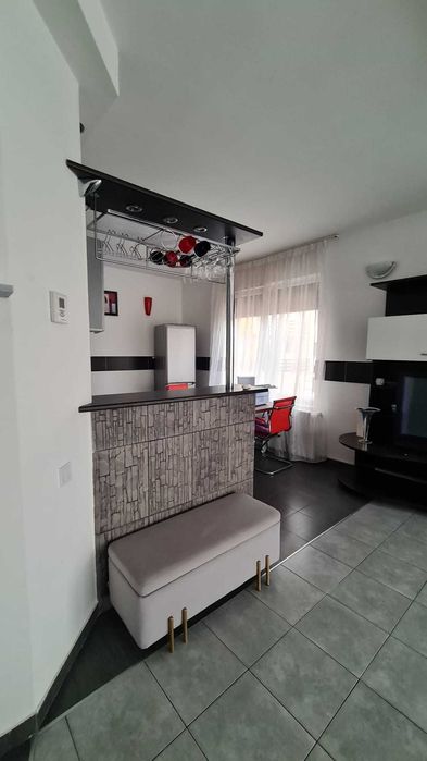 Inchiriez penthouse,2 camere,cart europa/zorilor