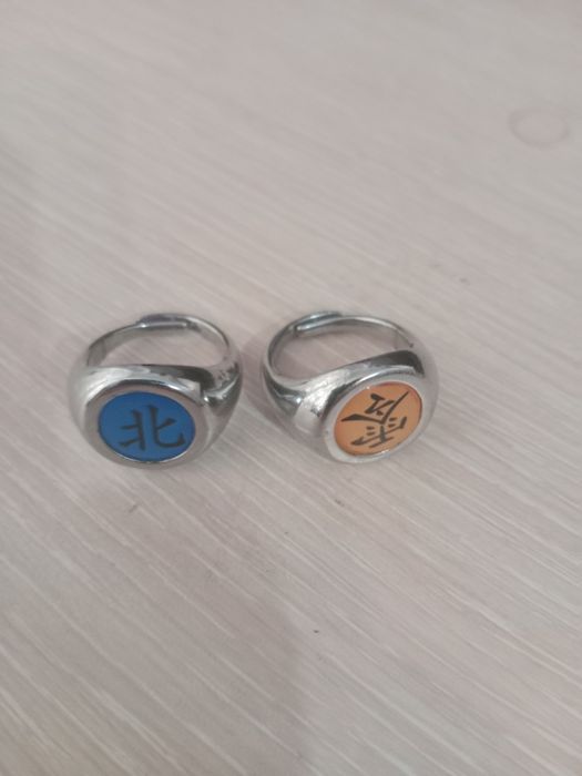 Продам два кольца немного с царапинами