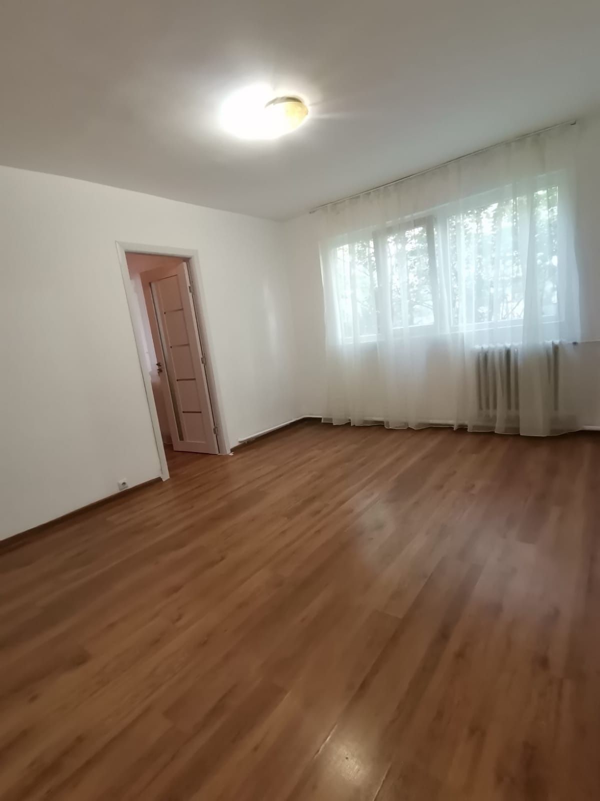 Proprietar vând apartament 2 camere Mircea cel Bătrân fără risc seismi
