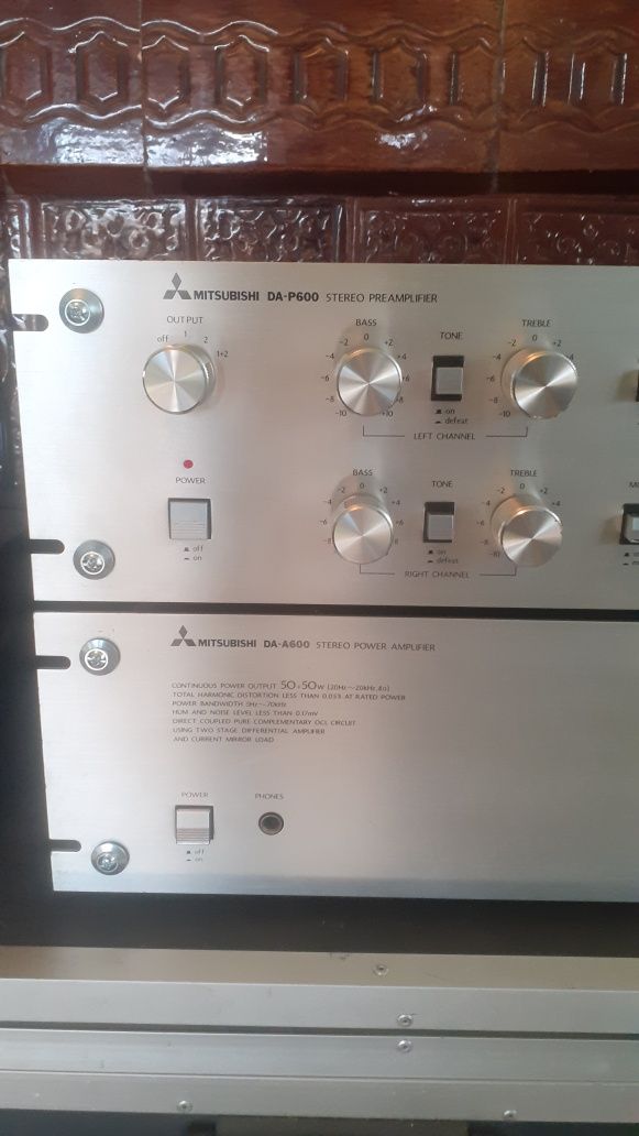 Linie Mitsubishi pretabil birou (akai sony)