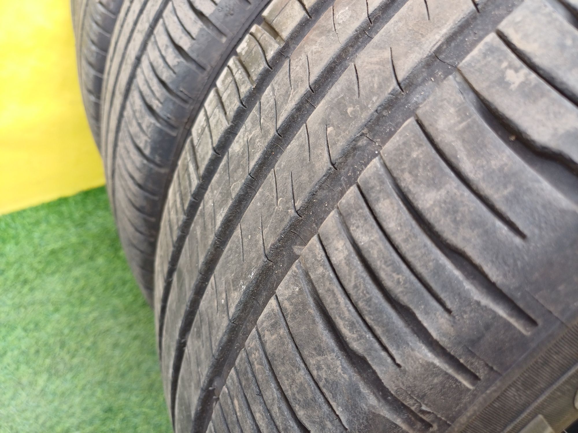 Шины 205/55 R16 Michelin комплект.