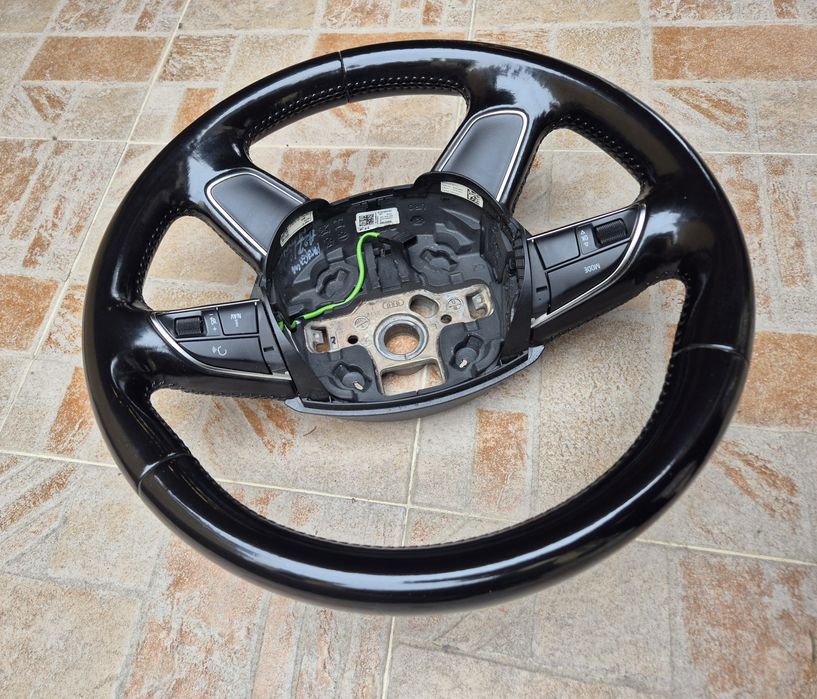 Волан Audi A4 A5 Q5 2008 - 2015г в комплект с Airbag