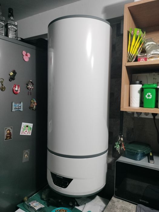 Pompă de căldură cu boiler ariston nou nouță