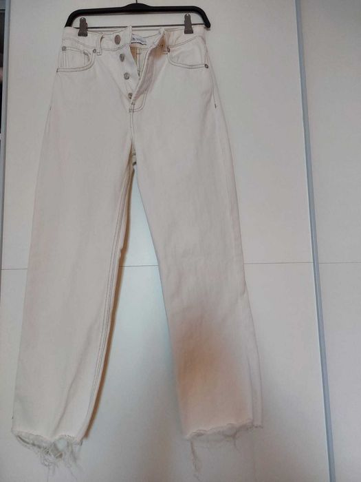 Blugi zara, moderni, purtati o singura data