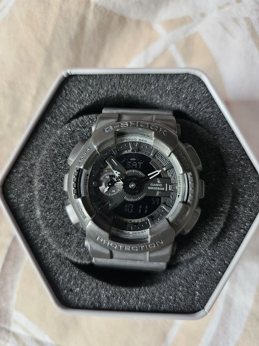Casio G- Shock сив, матов часовник.