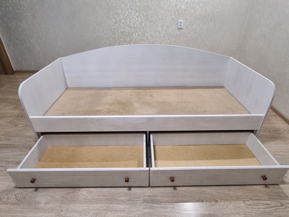 Детская кровать + 2 большие ящика