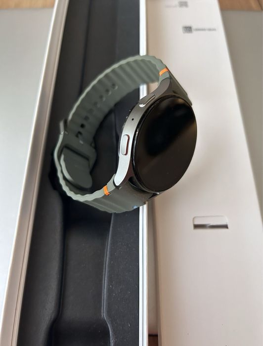 Чисто Нов! Samaung Galaxy Watch 7, 44mm, в гаранция до 2026