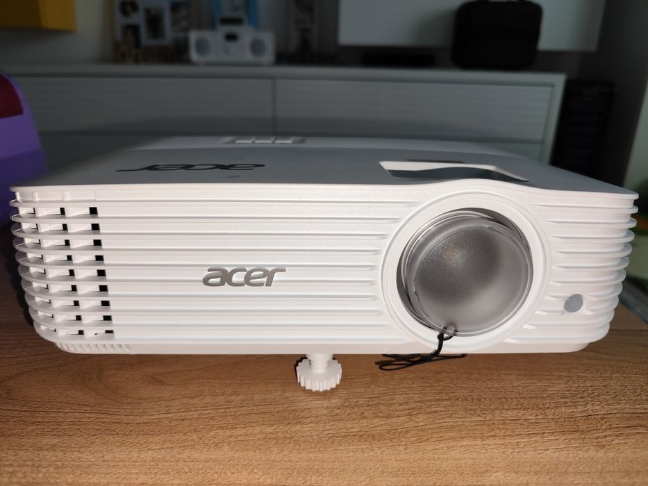 Video proiector Acer Full HD 1080 - model A1P1805 - Stare ca NOU!