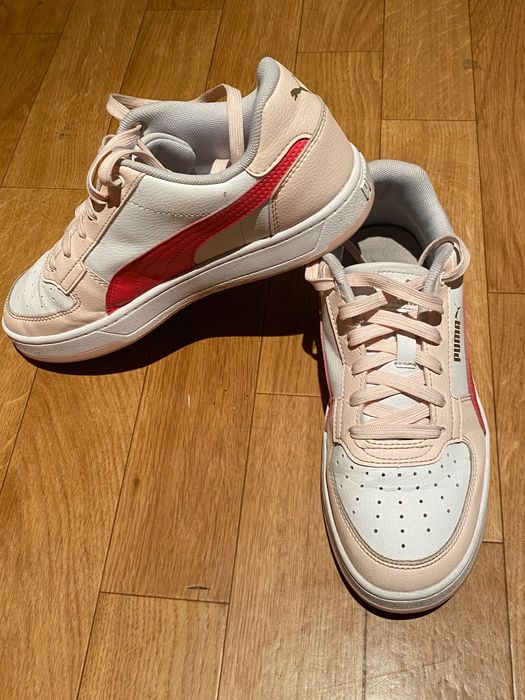 Pantofi sport Puma fete, culoare alb-roz, marime 38, stare buna