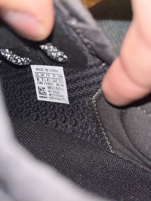 Yeezy 350 V2 Boost, 41 1/3, noi cu eticheta