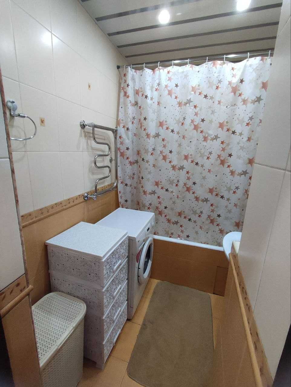 Продам 5 комнатную квартиру,Юнусабад-4 квартал        (ДИ140818)