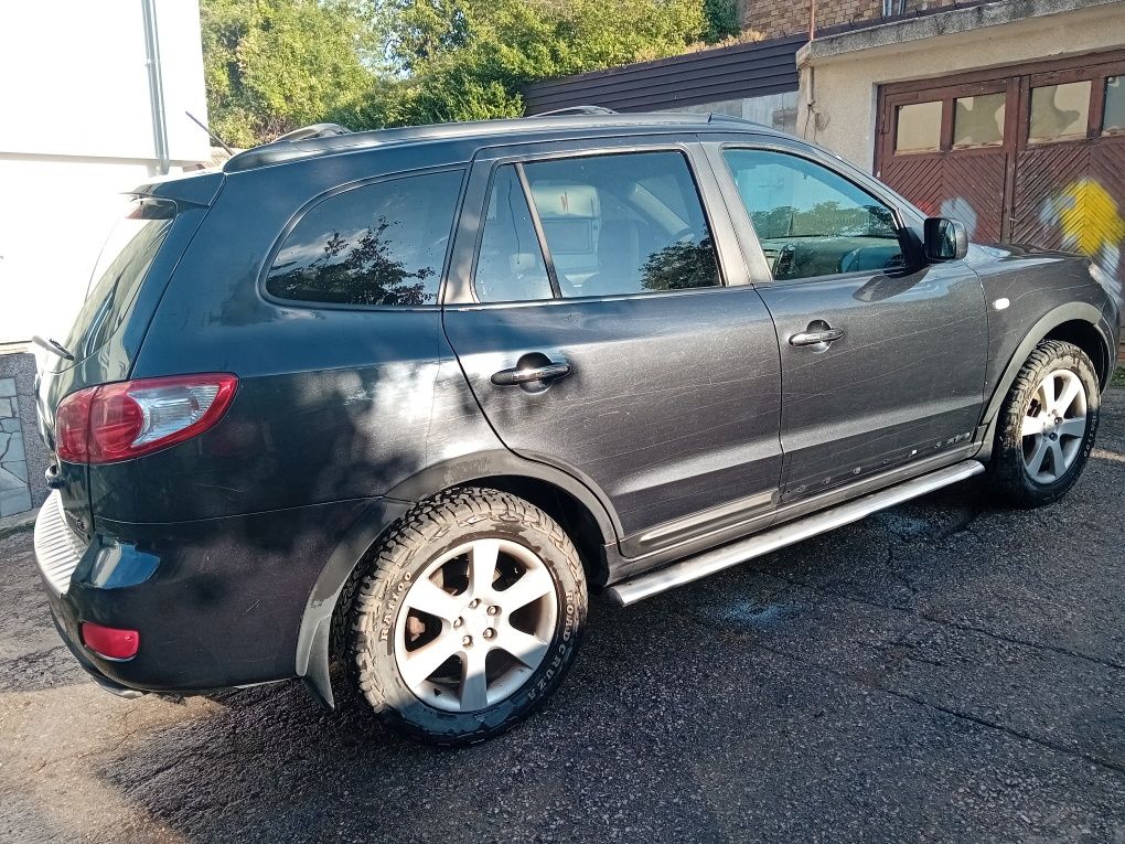 Продавам Hyundai SANTA Fe