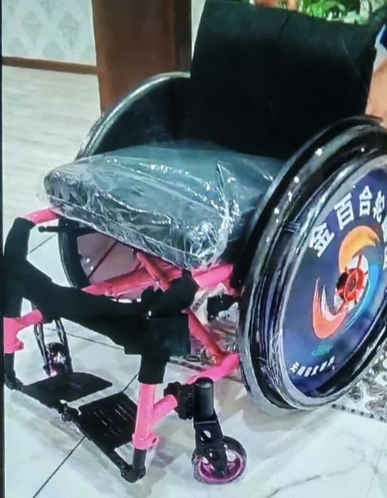 Продам инвалидную коляску