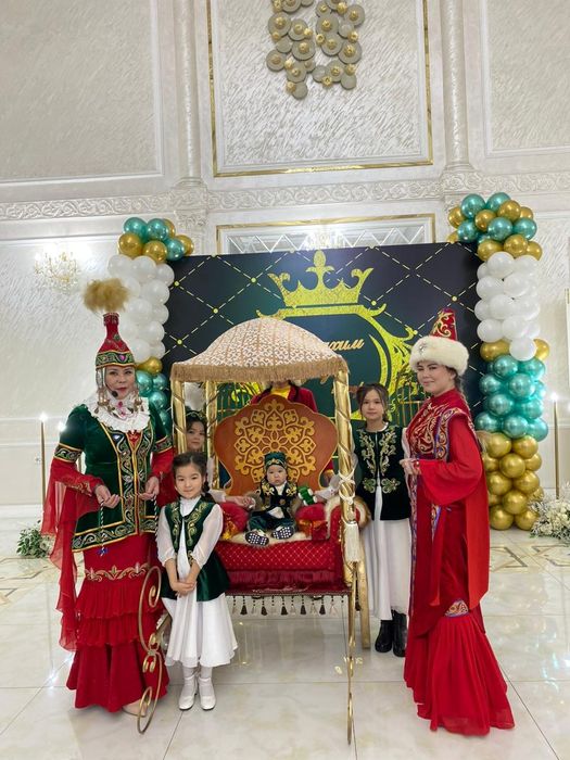 ТРОН.ТАҚ.Сүндет той тақ.Трон. ақ тақ,үлкен тақ,алтын тақ бар.Тұсаукесе