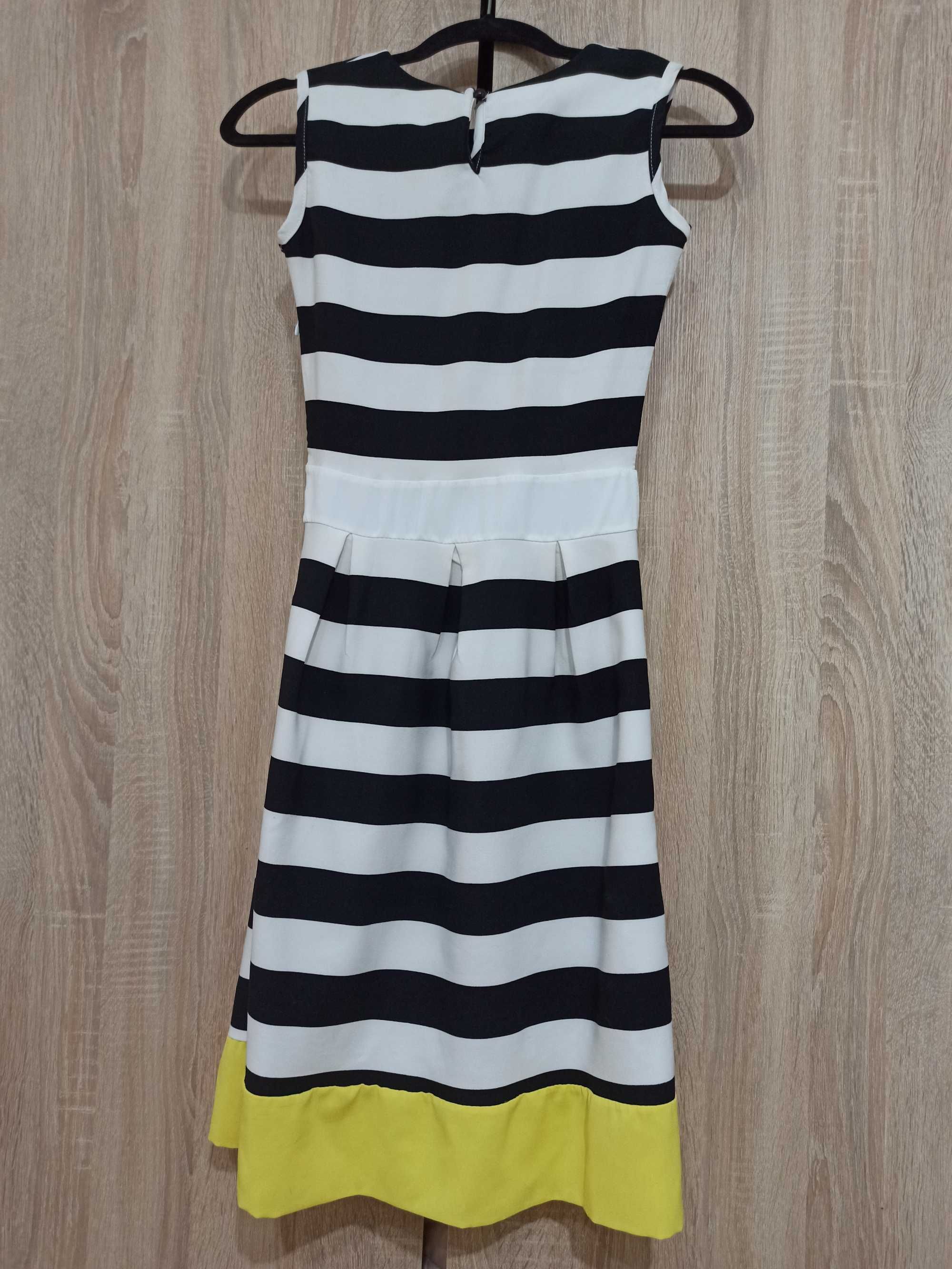 Rochie de zi, XS/34, dungi, alb negru