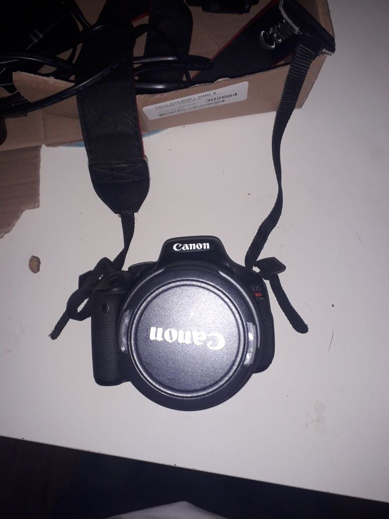 Canon eos rebel x3 2 lentile plus baterie si încărcător daca poti wapp
