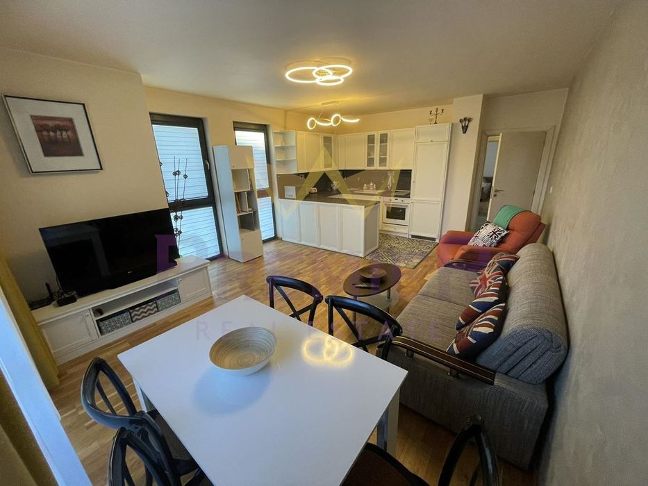 Дава се под наем Тристаен апартамент в Варна, Бриз - 70 кв.м за 816 € - Снимка #3