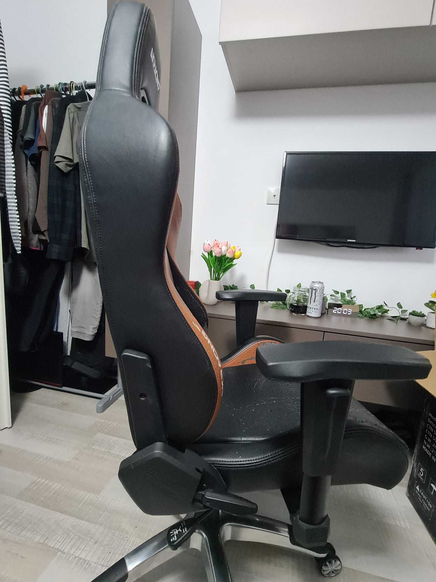 Scaun gaming/office AKRacing - uzat
