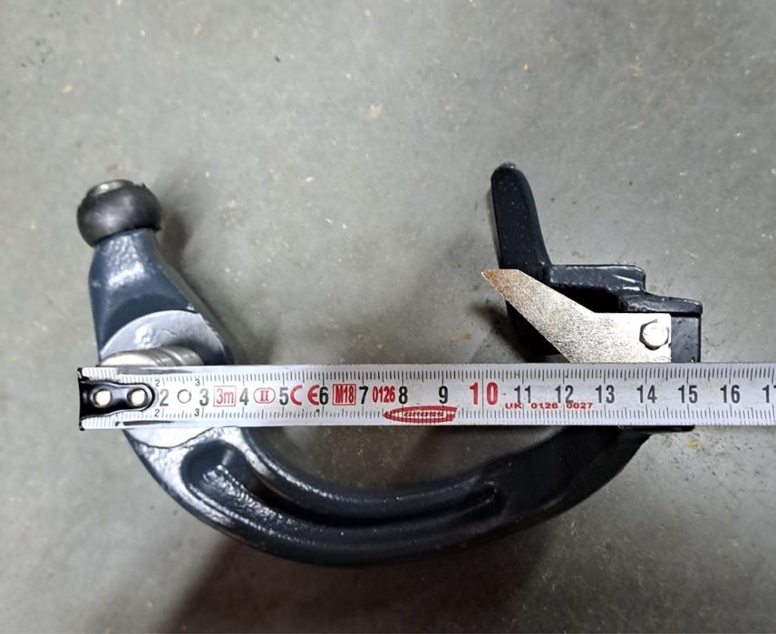 Degajor cutit balotiera