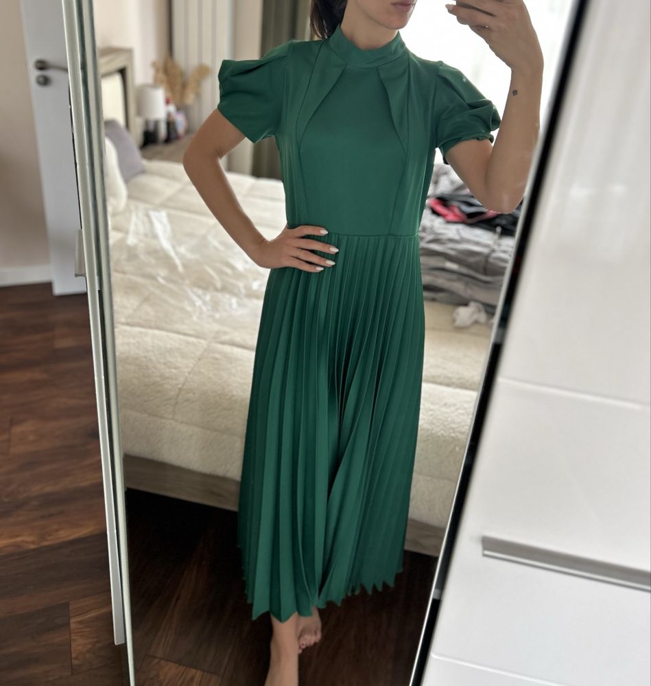 Зелена елегантна рокля Closet