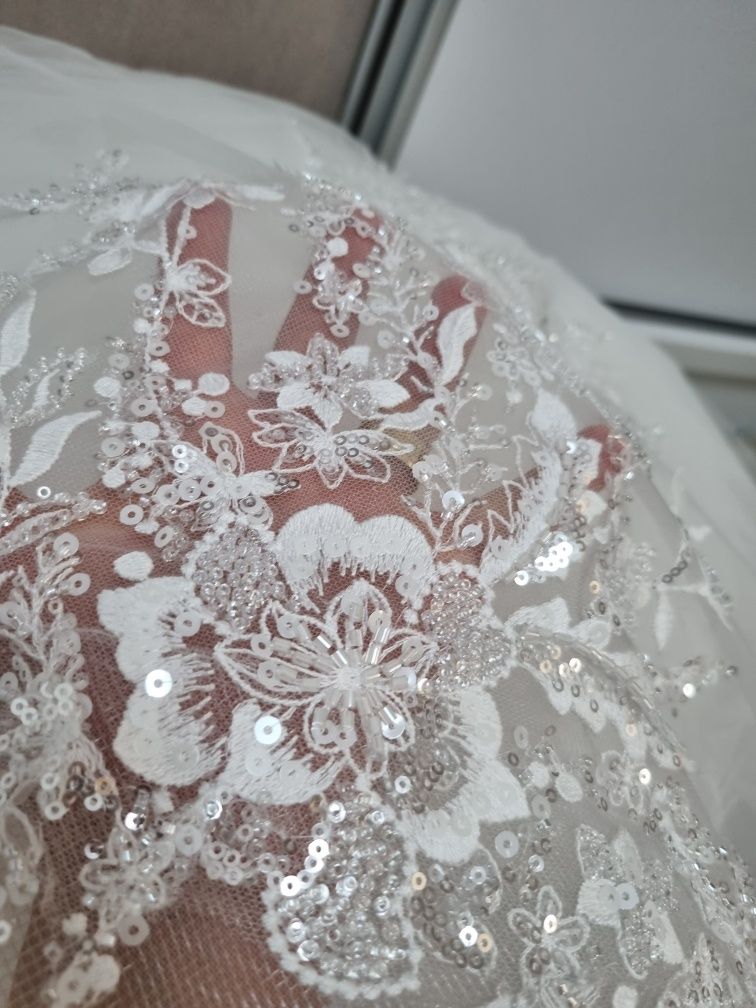 Rochie mireasa tip printesa facut pe comada la Mihaela Tuță