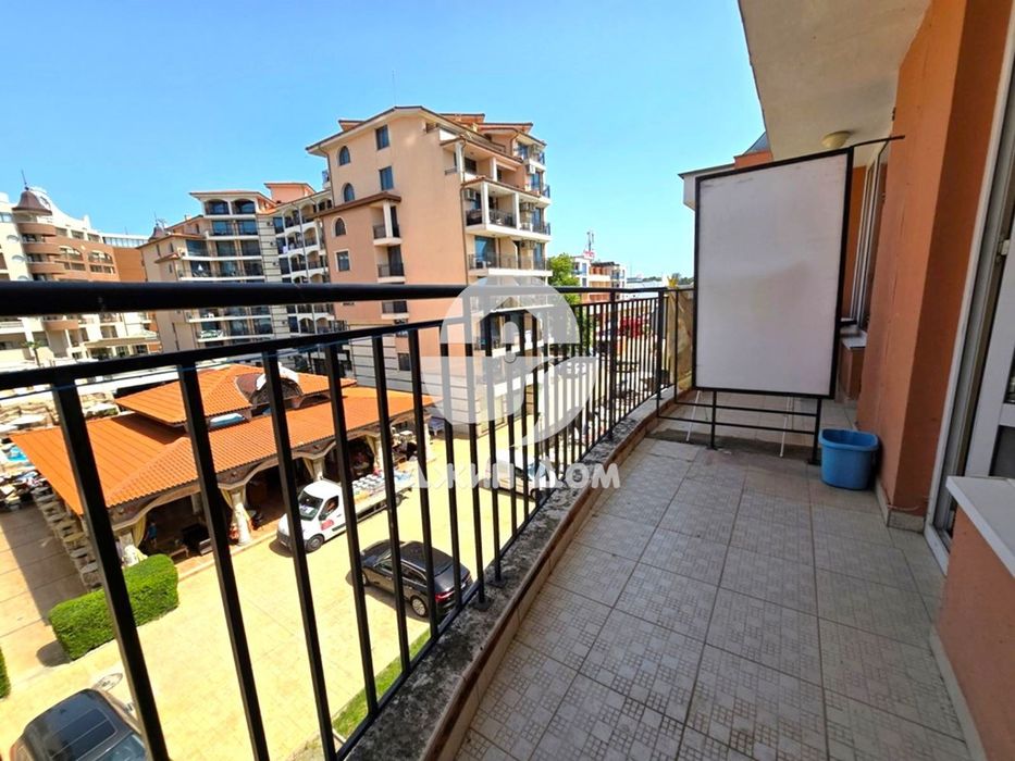 Продава се Тристаен апартамент в к.к. Слънчев бряг - 90 кв.м за 888 €/кв.м - Снимка #2