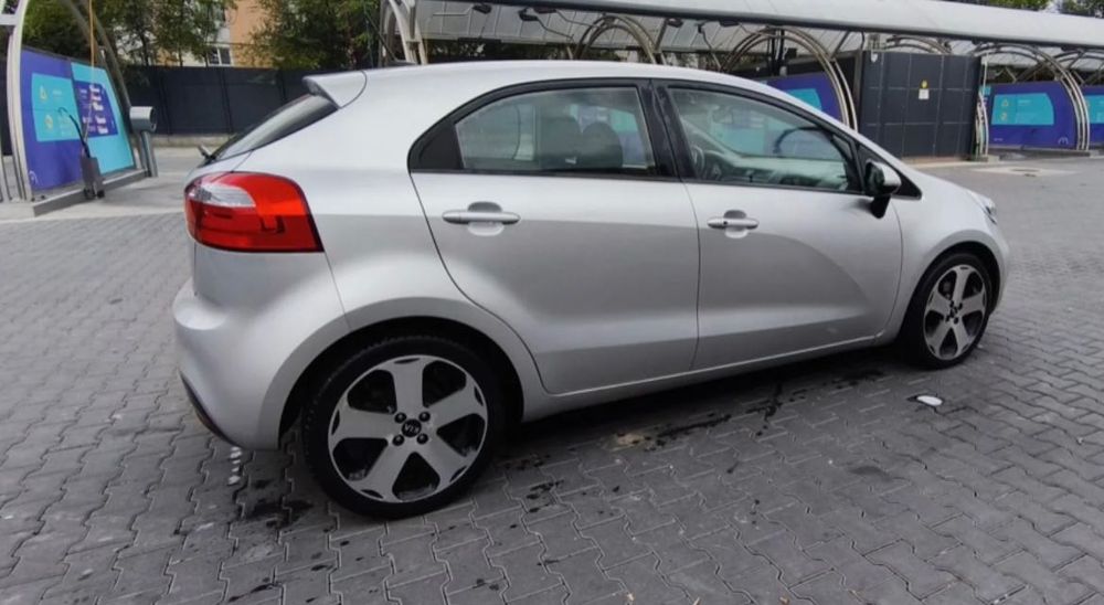 Kia rio 1.4 CRDI 2012