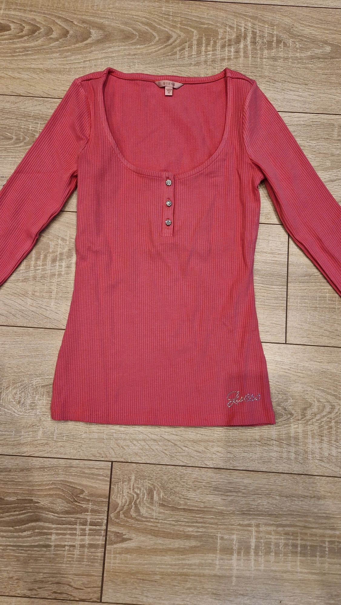 Нова блуза Guess