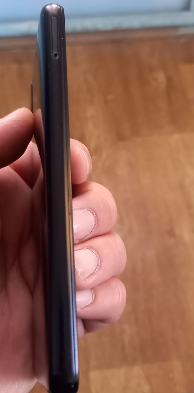 REDMI  А7  сотилади гарантия.