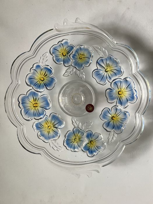 Продается ретро тарелка на ножке