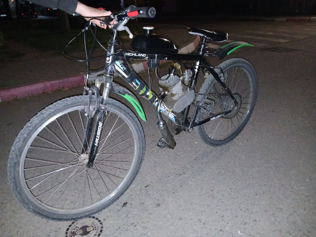 Vând bicicleta cu motor