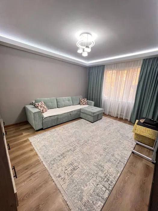 Срочно продаётся квартира 2/1/2 евроремонт 42 м². Спутник 9