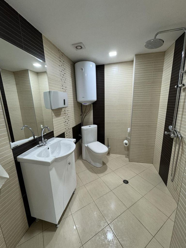 Дава се под наем Двустаен апартамент в Ловеч, Дикисана - 80 кв.м за 95000 € - Снимка #6