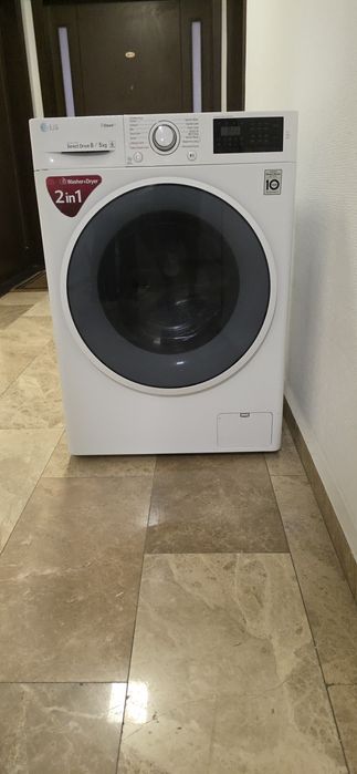 Masina de spălat rufe LG direct drive cu uscător