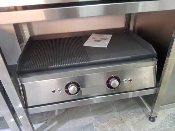 Grill electric de banc 700x500x240mm neted/striat 220V