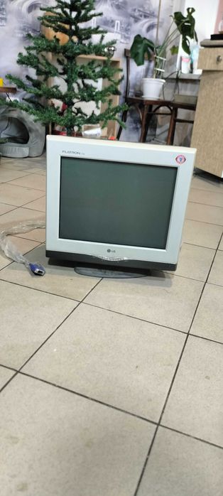 Бюджетный монитор LG