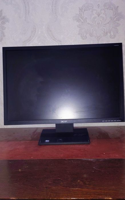 Продам монитор Acer V223W
