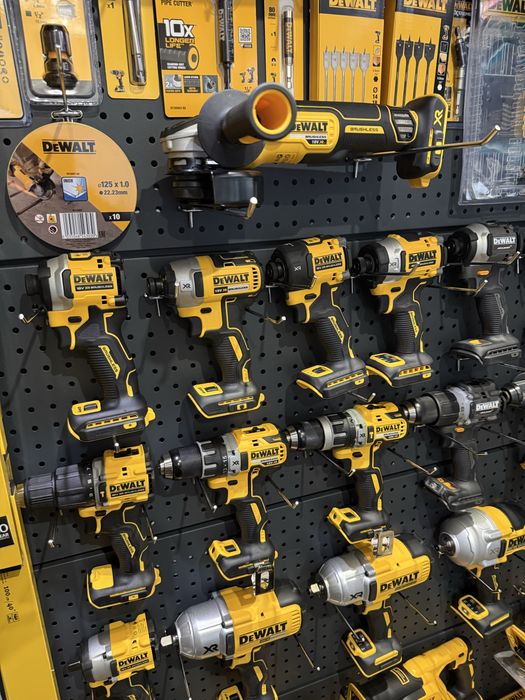 Импакт / Винтоверт DeWALT 18V XR Brushless