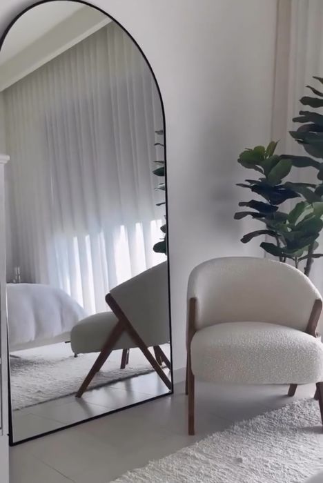 Большое зеркало. Интерьерное