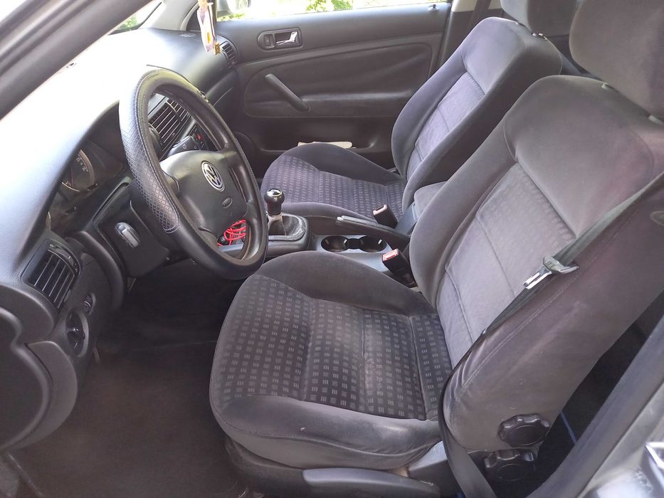 VW Passat 2002 Stare Foarte Bună Revizii la Zi