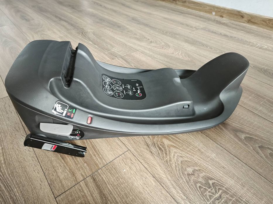 Комплект столче за кола Cybex, база и адаптори