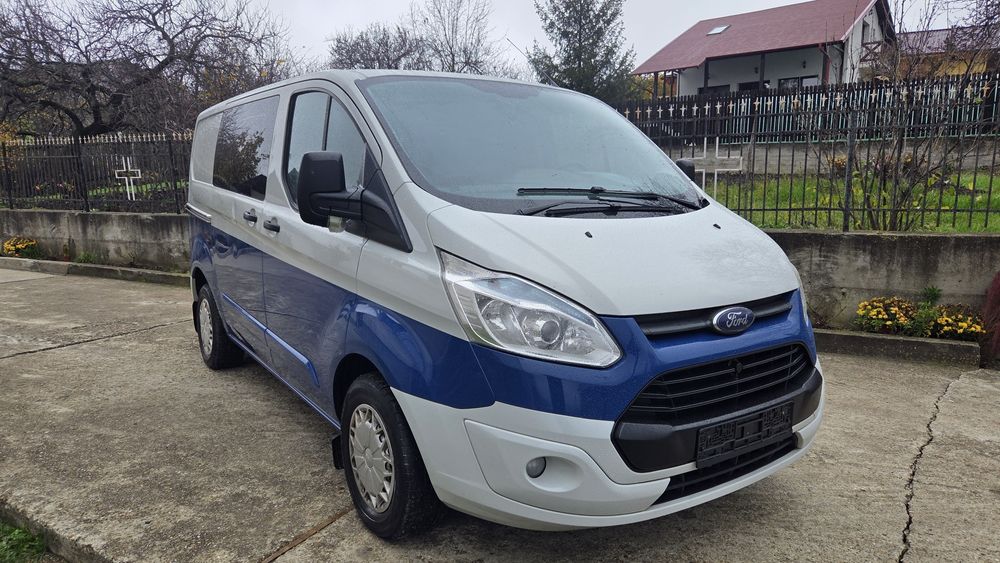Ford Transit Custom 5 Locuri