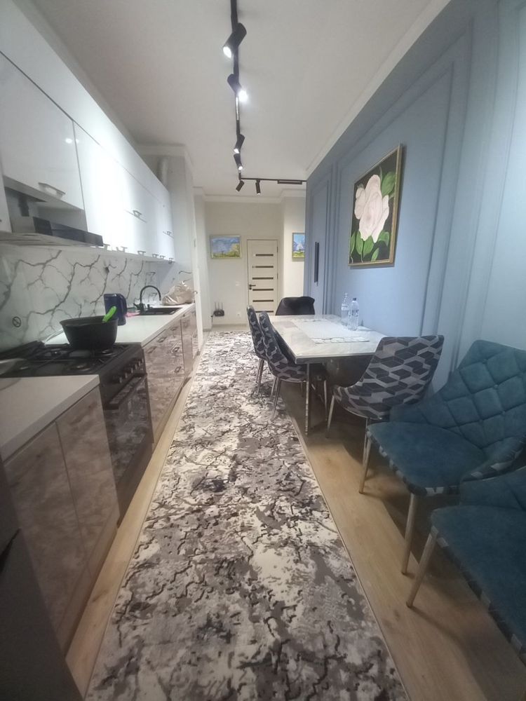 ЖК Алфраганус Узбум 2 ком 1 этаж 8 этажка все ест фото реално