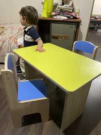 Детский стол и два стула