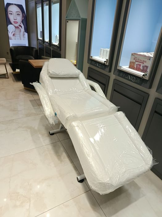 Kushetka etajirka stul yangi Sotiladi.