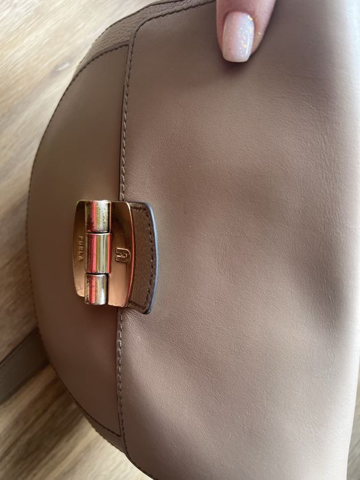 FURLA  340лв цвят капучино