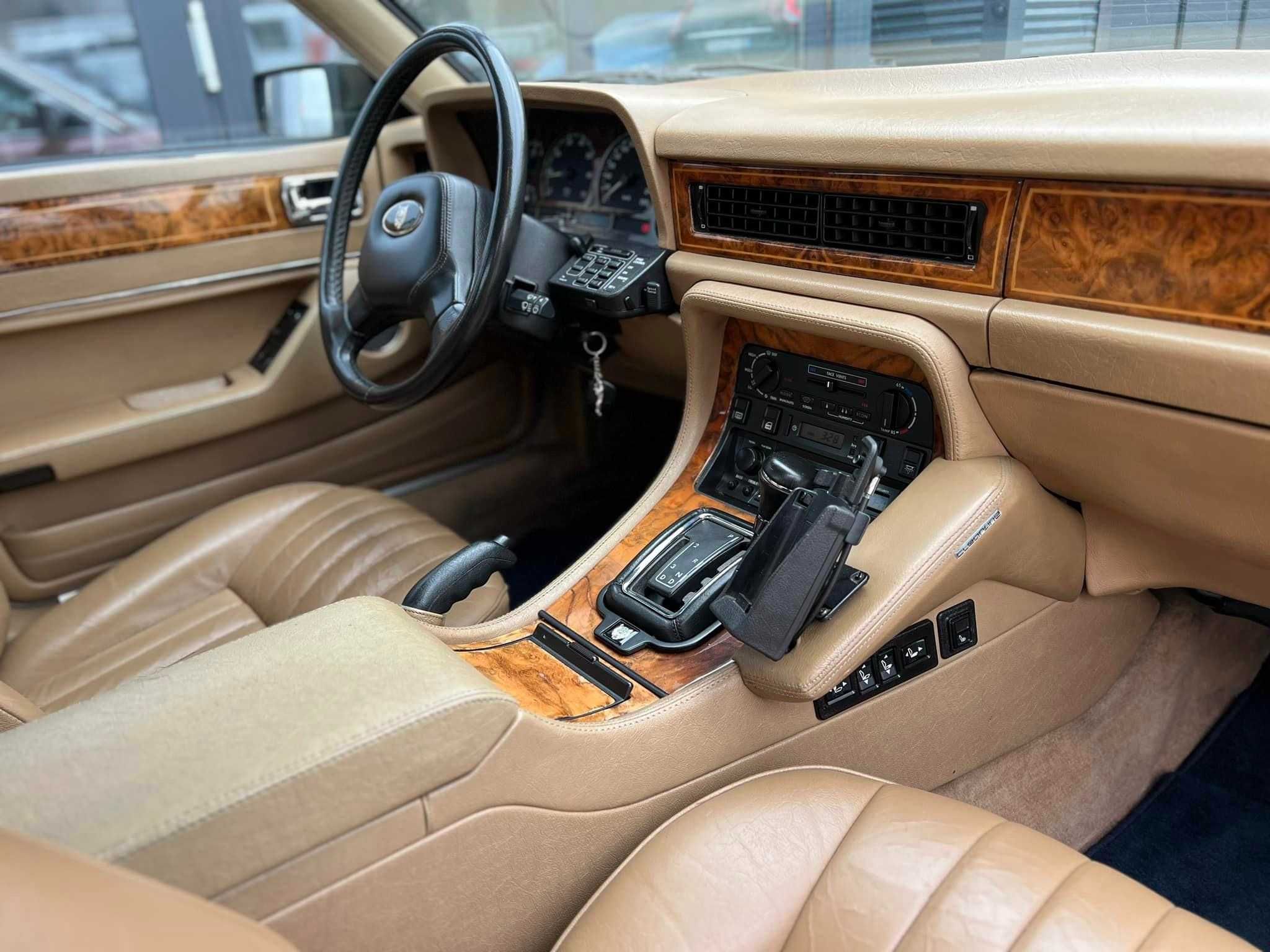 Jaguar Xj40/An 1991/3.2 Benzina-199 Cp/Vehicul atestat istoric in 2023
