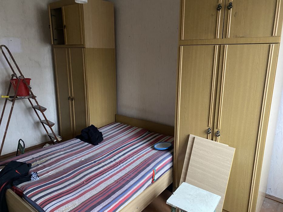 Мебель, 2 дивана , 1 кровать , самовывоз бесплатно , этаж 3 лифт есть