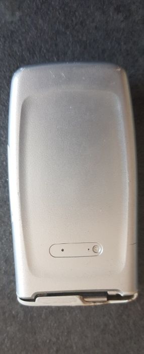 De colectie, celular Nokia vechi flip flop, in carcasa originala piele