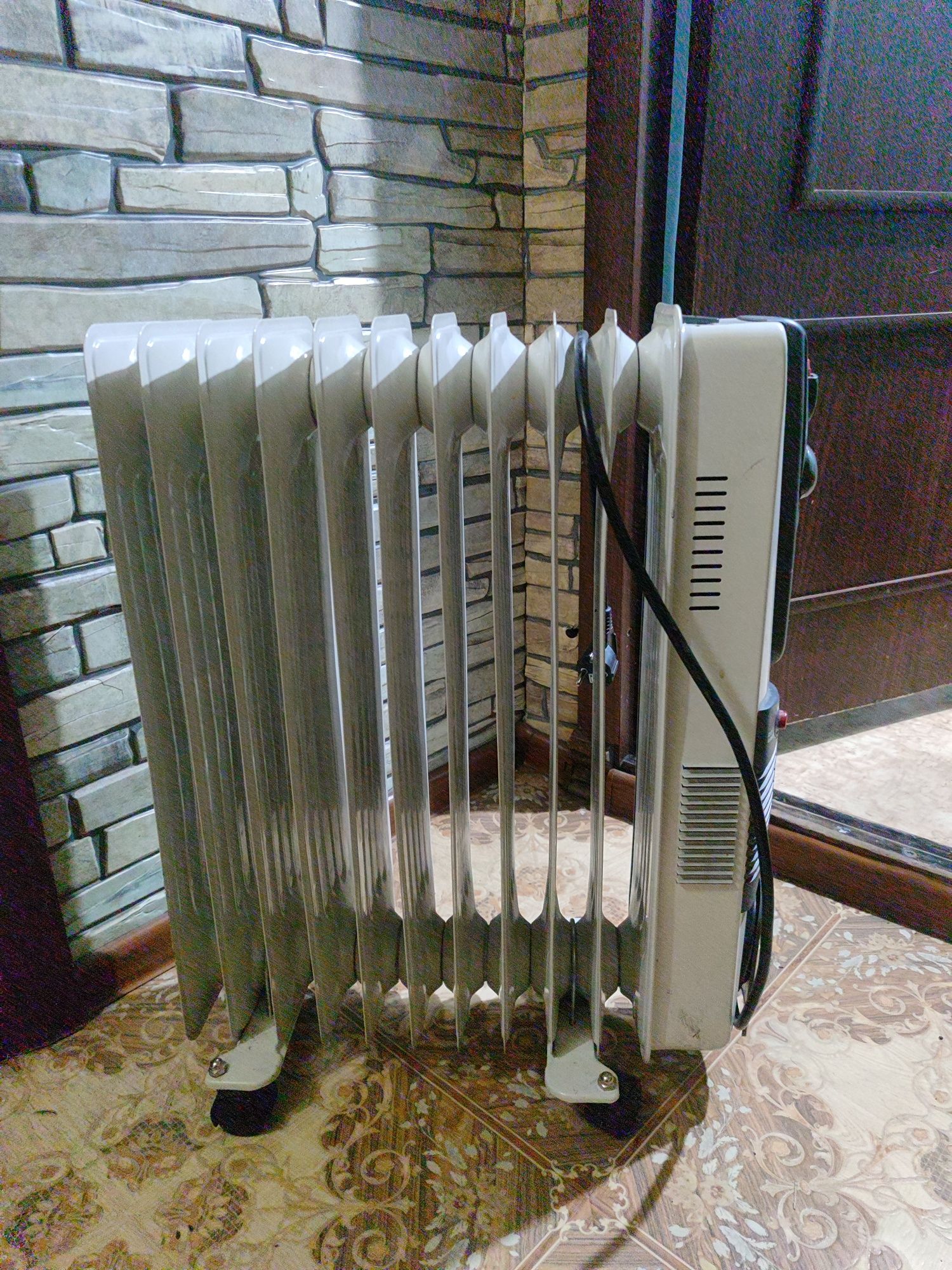 Продам масляный радиатор